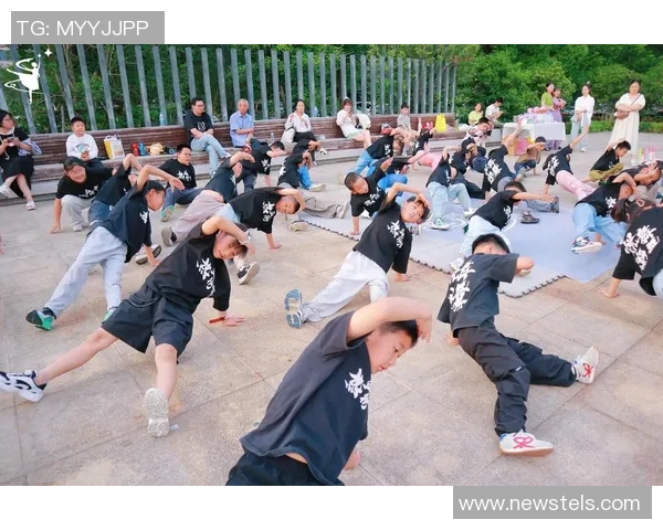 街舞盛宴：深入成都街舞队的默契与协作之道